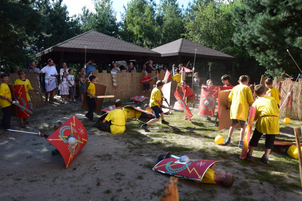 Zabawy na świeżym powietrzu dla przedszkolaków i grup szkolnych Dolina Bobrów